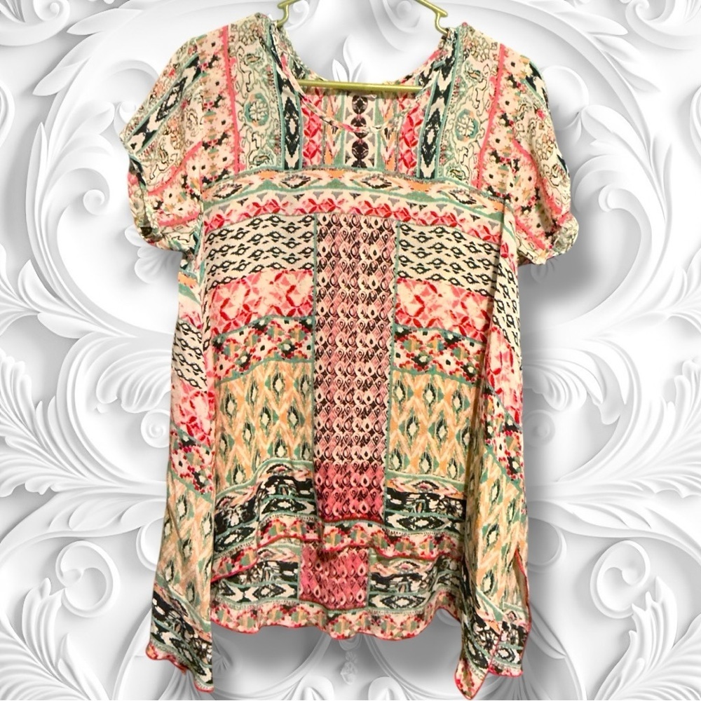 🌺Soft Surroundings Bohemian Patchwork Shark Bite Hem Top - Multicolor